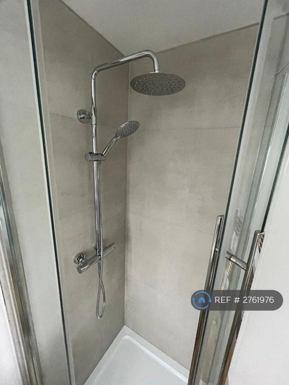 Room 1 - Ensuite