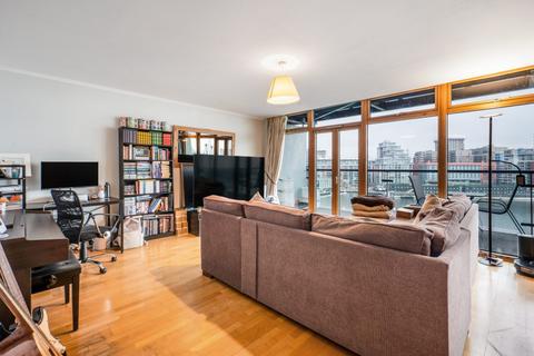 2 bedroom flat to rent, Hanover Avenue, London E16