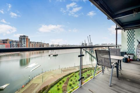 2 bedroom flat to rent, Hanover Avenue, London E16