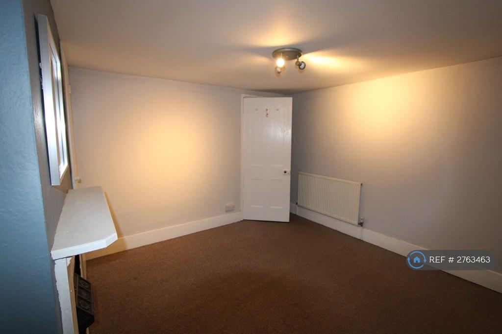 Bedroom 1 - View 2