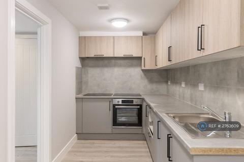 Studio to rent, Falconer Road, Bushey, WD23