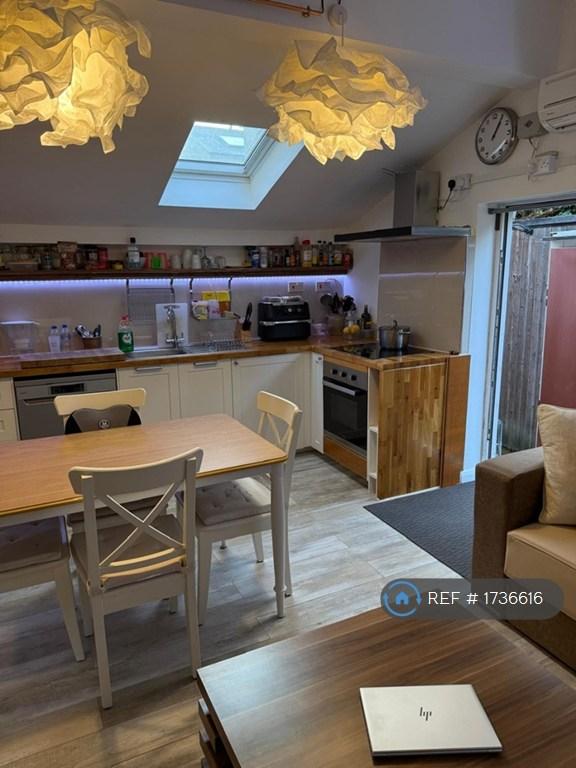 Kitchen Siting Room