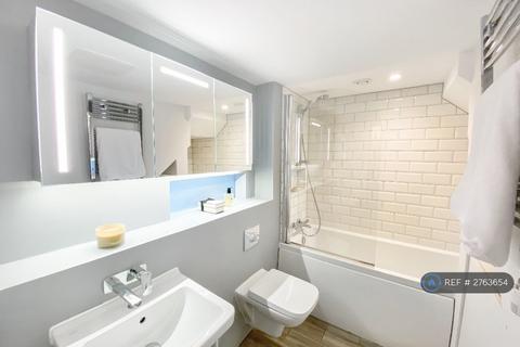 undefined, Mcdonald Road, Edinburgh, EH7