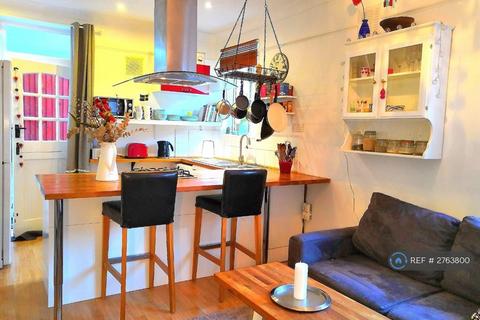 2 bedroom flat to rent, Montem Rd, London, SE23