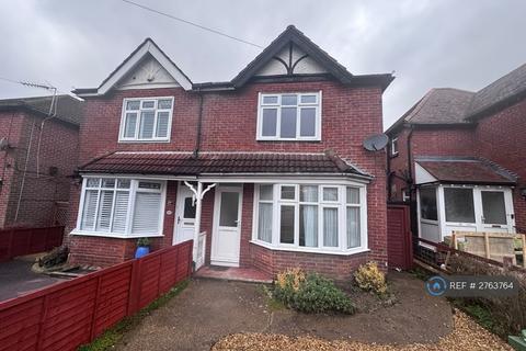 3 bedroom semi-detached house to rent, Newton Road, Southampton, SO18