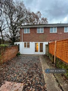 3 bedroom semi-detached house to rent, Tickleford Drive, Southampton, SO19