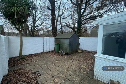 3 bedroom semi-detached house to rent, Tickleford Drive, Southampton, SO19