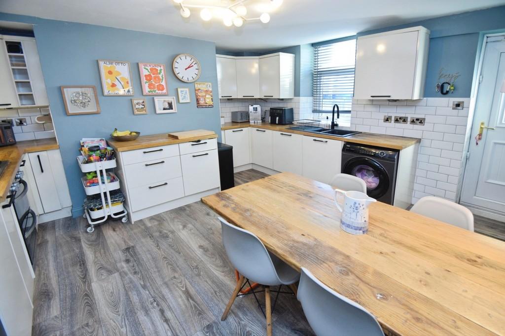 51843e47-Kitchen 20 282 29
