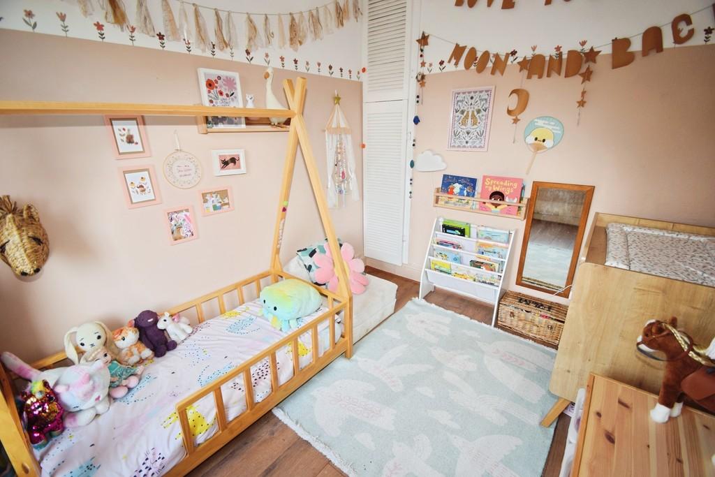 A34e3c81-Bedroom
