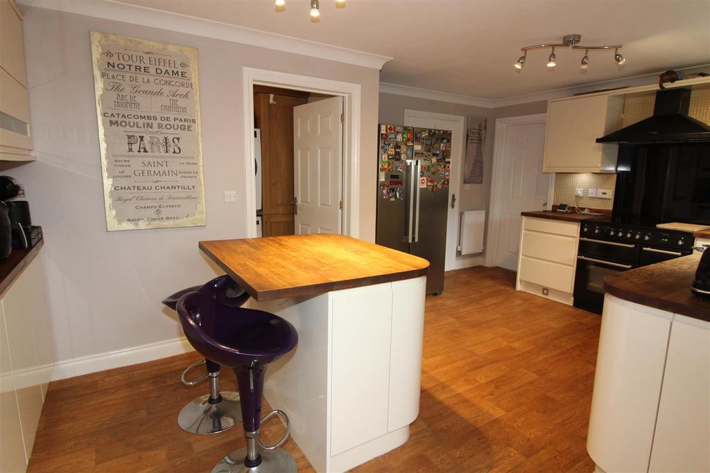 Kitchen/Breakfast Room