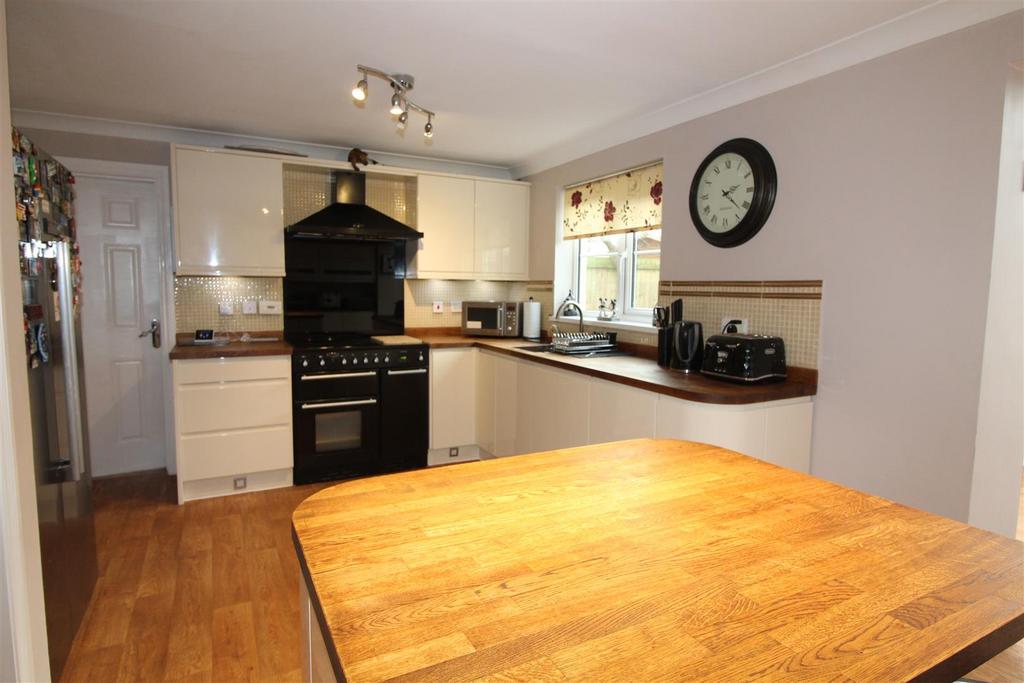 Kitchen/Breakfast Room