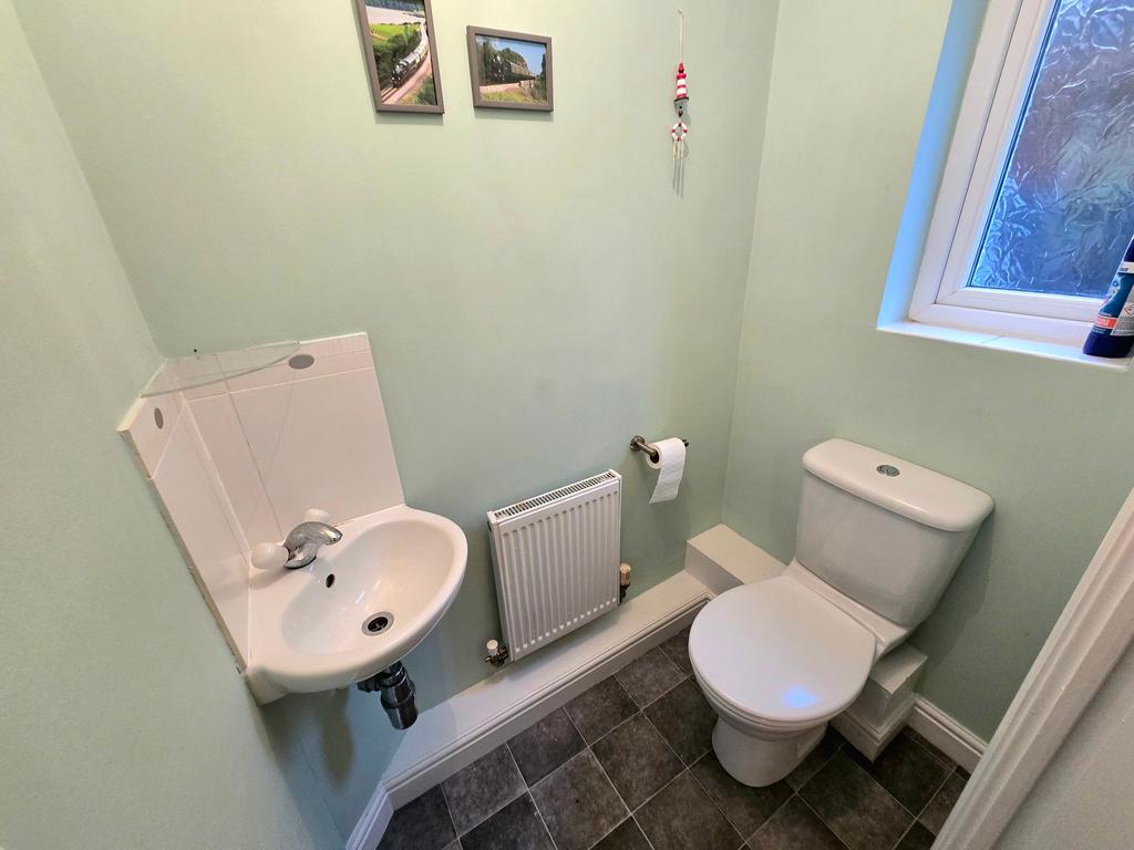 Cloakroom/wc