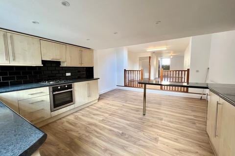 3 bedroom end of terrace house to rent, Crunden Road, South Croydon