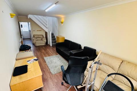 1 bedroom flat to rent, St. Pauls Avenue, Harrow HA3