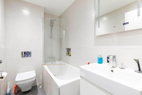 Studio to rent, Iverson Road, London NW6