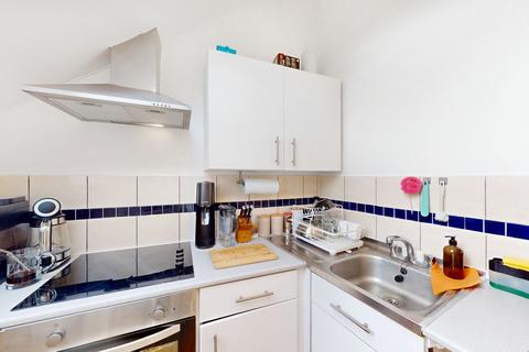 Studio to rent, Iverson Road, London NW6