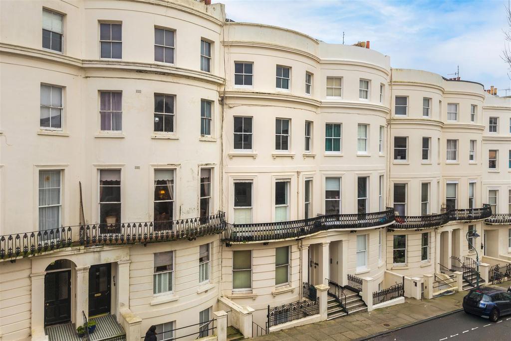 Flat 5, 68 Lansdowne Place -1.jpg