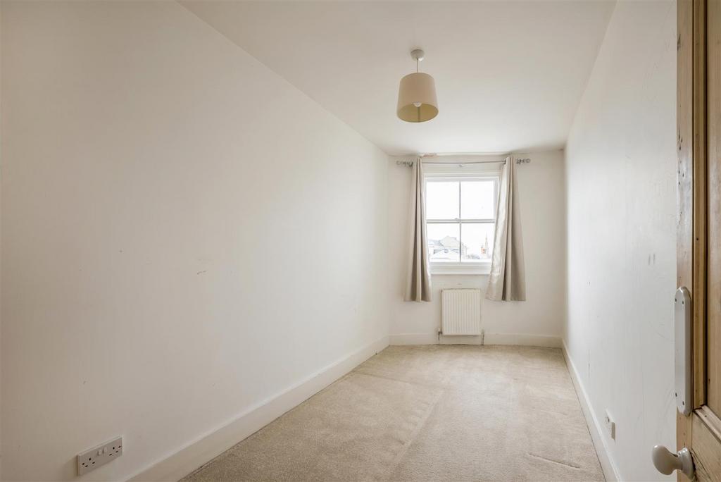 Flat 5, 68 Lansdowne Place -11.jpg