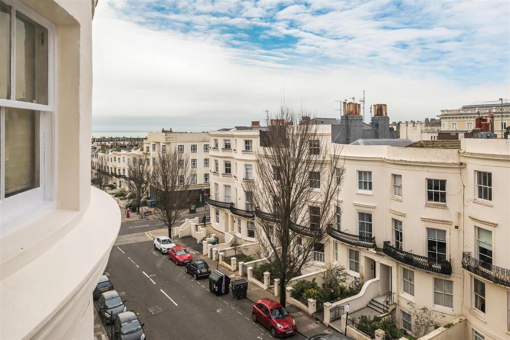 Flat 5, 68 Lansdowne Place -12.jpg