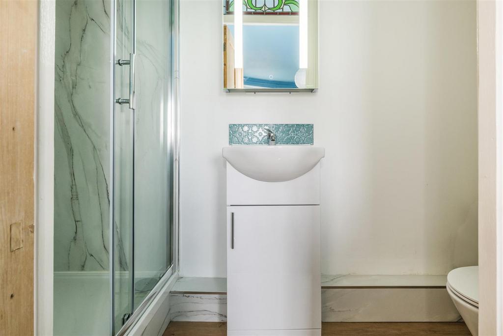 Flat 5, 68 Lansdowne Place -10.jpg