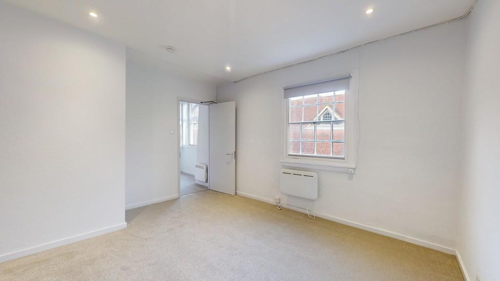 Bedroom 1 - Angle 2