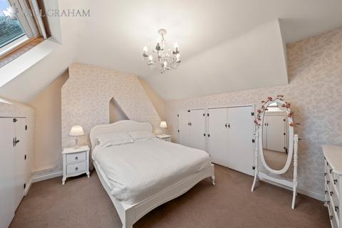 3 bedroom maisonette for sale, Stafford Road, Wallington