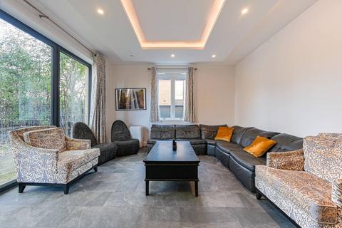 undefined, Ashchurch Grove, Ravenscourt Park, London, W12