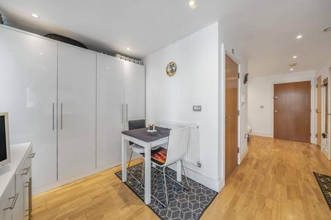 Studio to rent, Indescon Square, Canary Wharf, London, E14