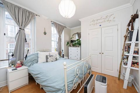 2 bedroom flat for sale, Folgate Street, Spitalfields, London, E1