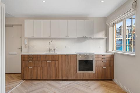 1 bedroom apartment to rent, Stadium St, Chelsea