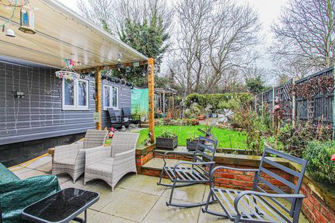 2 bedroom semi-detached bungalow for sale, Knightlands Road, Irthlingborough NN9