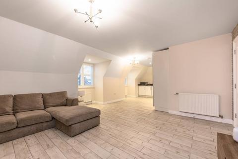 3 bedroom flat for sale, Lancaster Road, East Barnet, Barnet, EN4