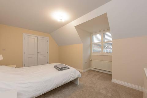 3 bedroom flat for sale, Lancaster Road, East Barnet, Barnet, EN4