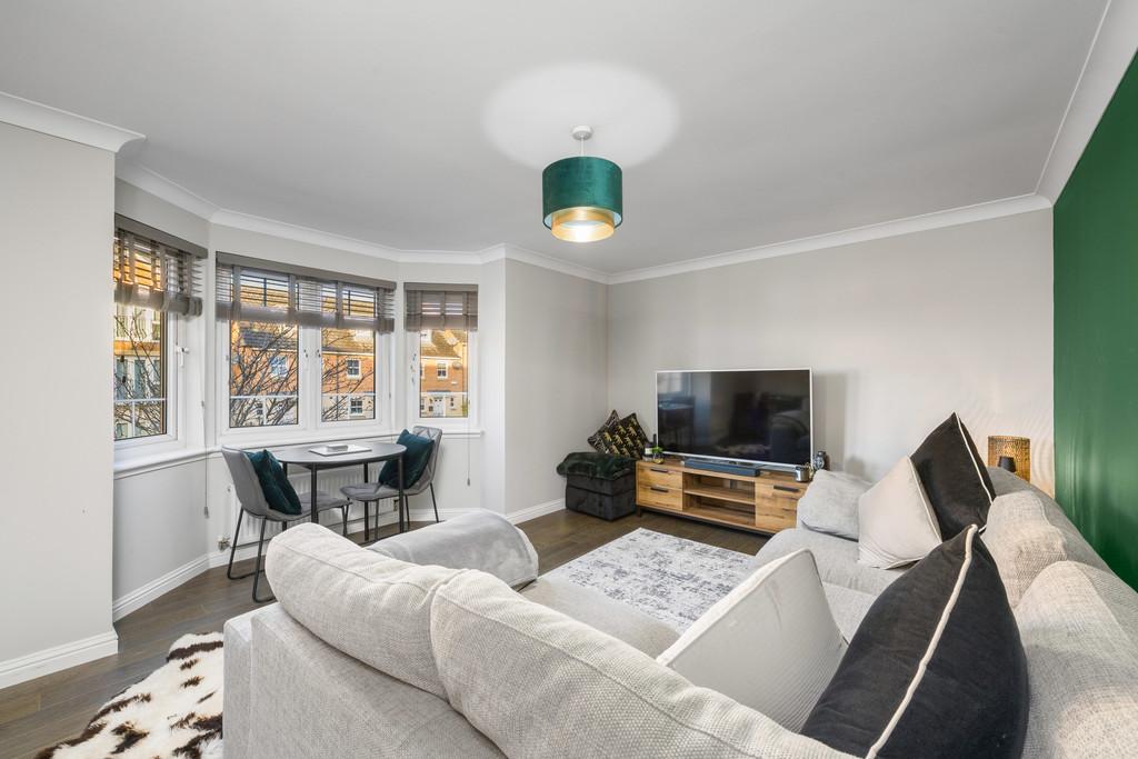 24 Owen Stone Street 09
