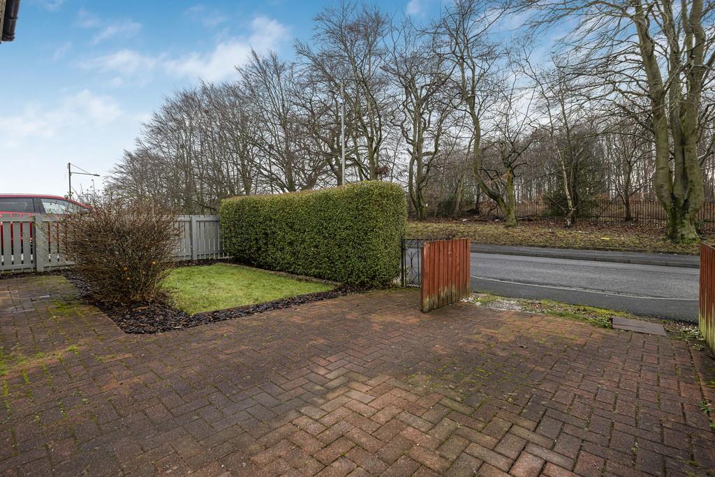 57-web-or-mls-73 Damshot Road 16