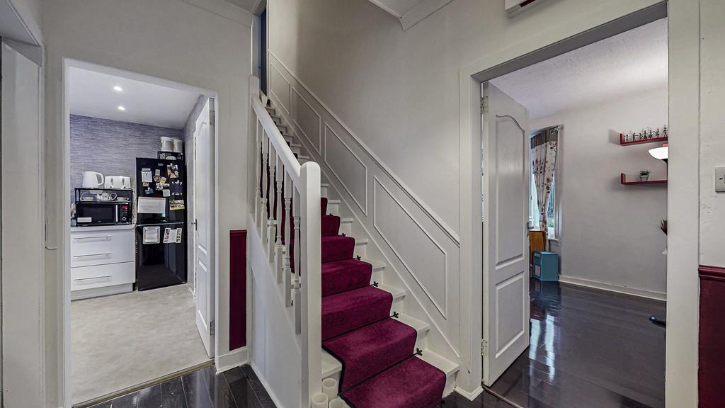 9-web-or-mls-73 Damshot Road 23