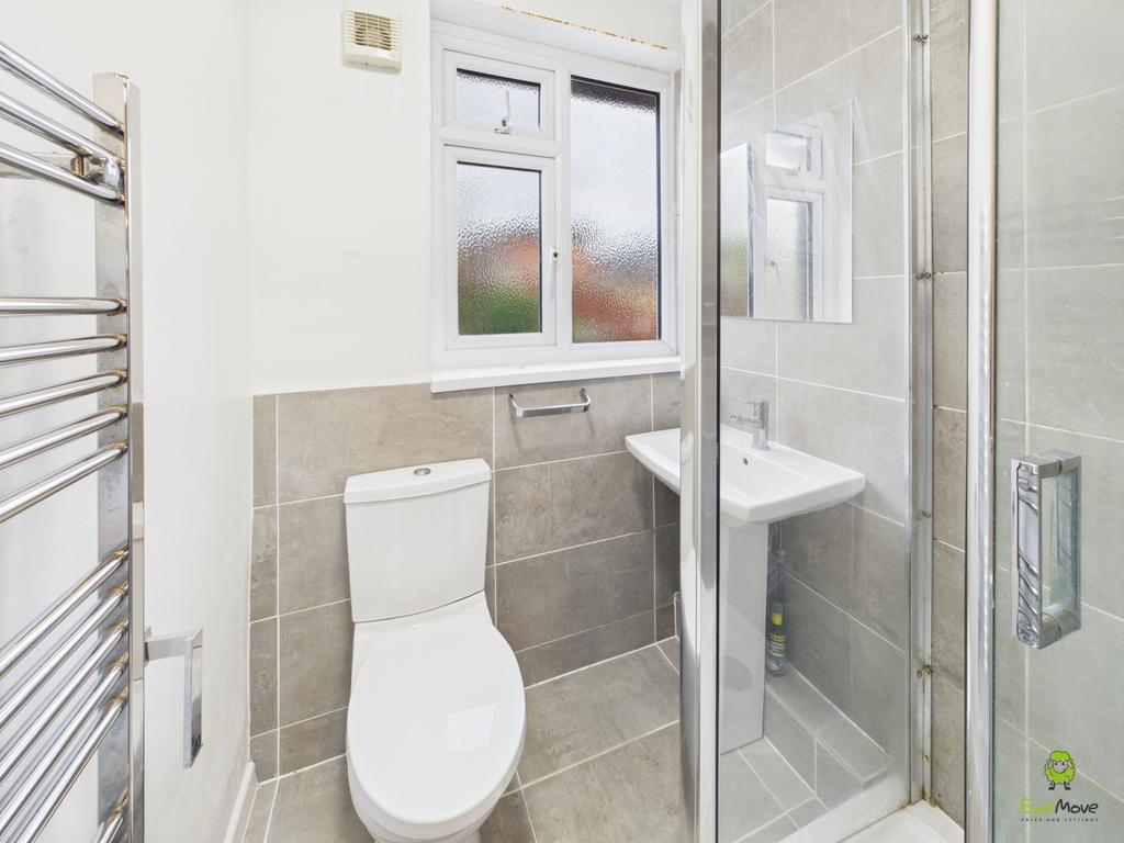 Shower Room James Hillier Ewemove Bexley and Dartf