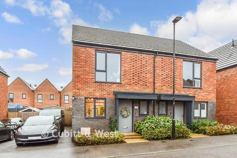 2 bedroom semi-detached house for sale, Mountain Street, Crawley RH11