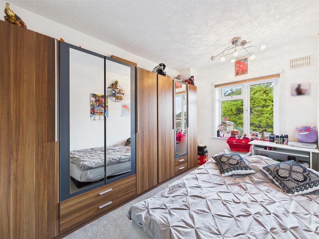 Bedroom: