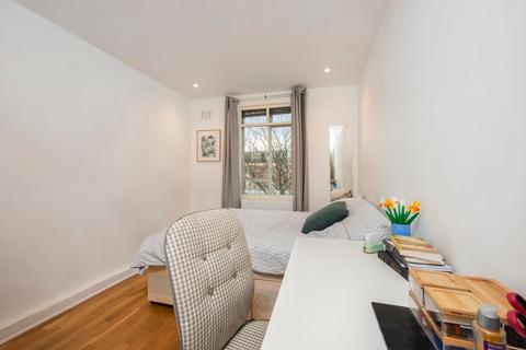 3 bedroom flat to rent, Holloway Road, London