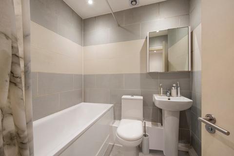 3 bedroom flat to rent, Holloway Road, London