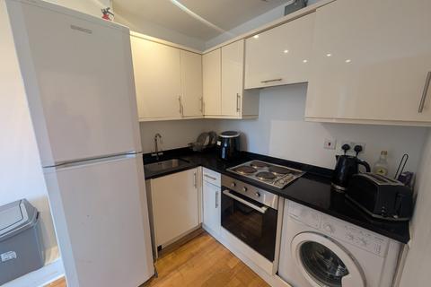 3 bedroom flat to rent, Holloway Road, London