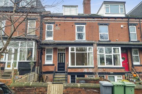 Knowle Avenue, Leeds