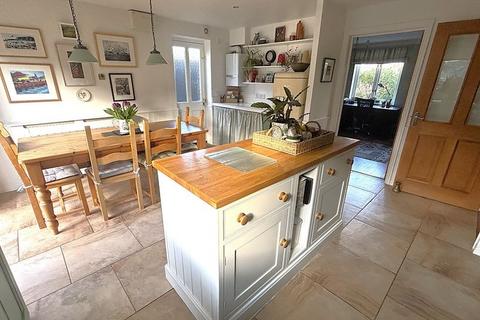 4 bedroom detached house for sale, Canal Close, Llangattock, Crickhowell