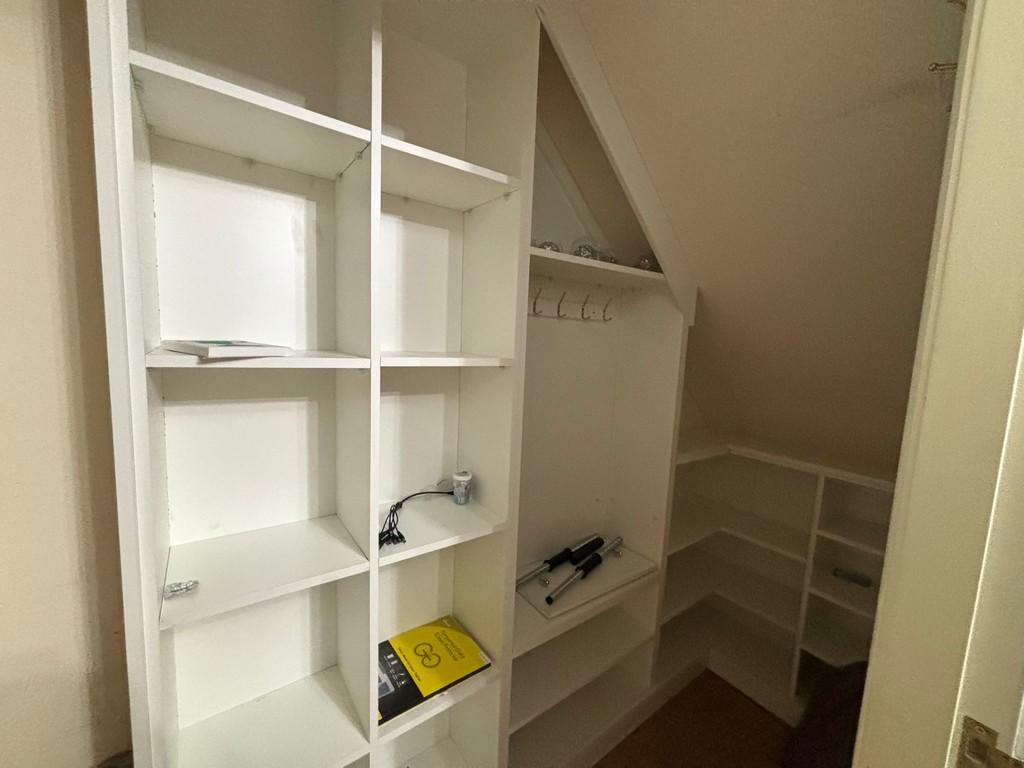 Bedroom 5 wardrobe