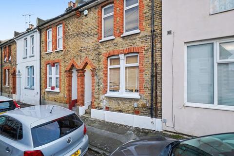 3 bedroom terraced house to rent, St. Peter Street, Rochester