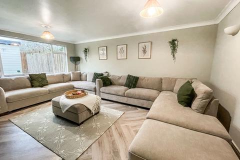 4 bedroom semi-detached house for sale, Rose Close, Hedge End, SO30