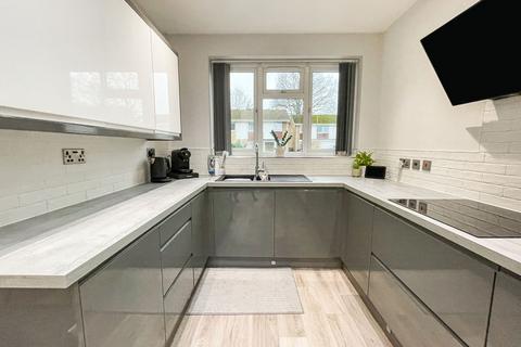 4 bedroom semi-detached house for sale, Rose Close, Hedge End, SO30