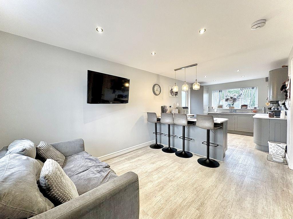 Dining kitchen