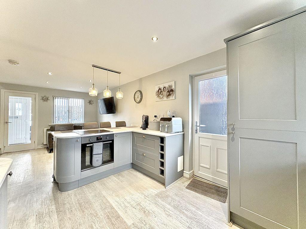 Dining kitchen